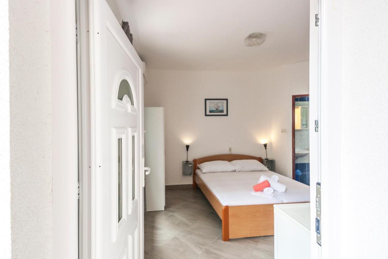 Apartments & Rooms Strcic Petra Krk Town Extérieur photo