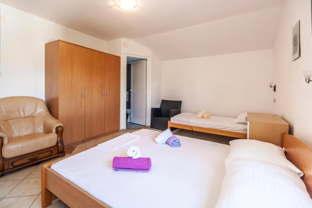 Apartments & Rooms Strcic Petra Krk Town Extérieur photo