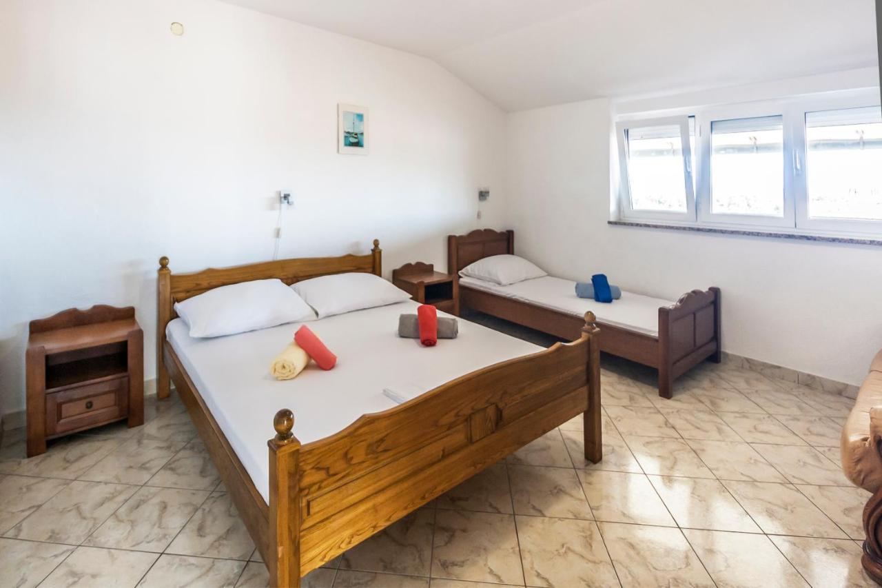 Apartments & Rooms Strcic Petra Krk Town Extérieur photo