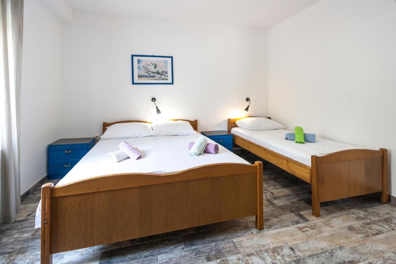 Apartments & Rooms Strcic Petra Krk Town Extérieur photo